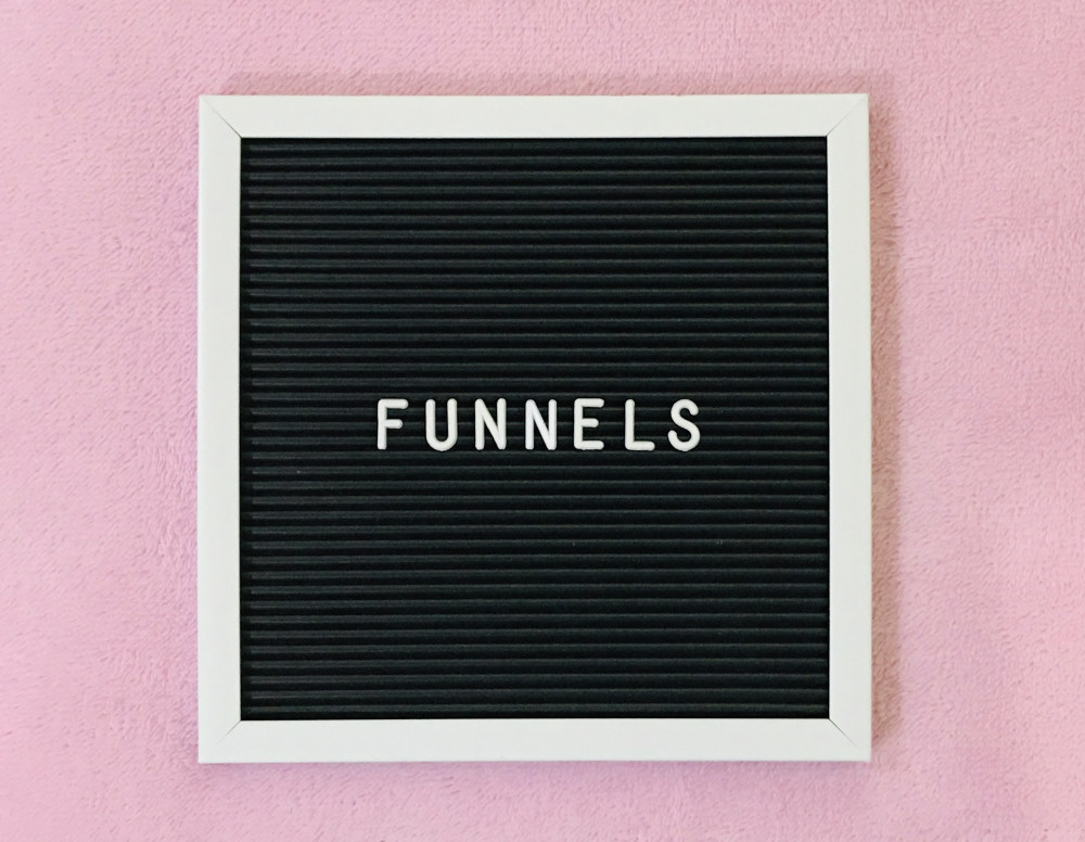 Le Funnel Marketing : Comprendre et optimiser l'entonnoir de conversion