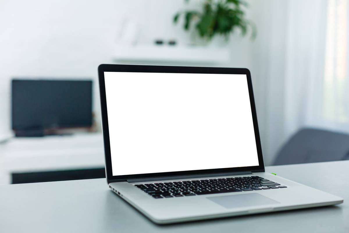Quel PC portable 14 pouces choisir pour un usage professionnel fiable ?